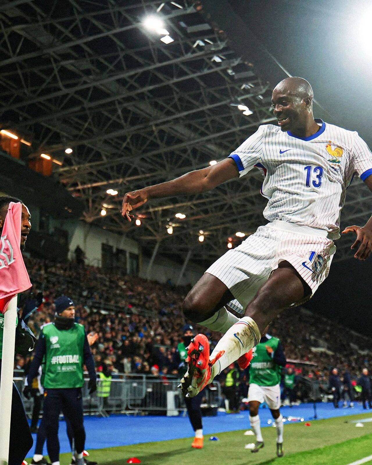 九游体育- 德布劳内防守怎么样 