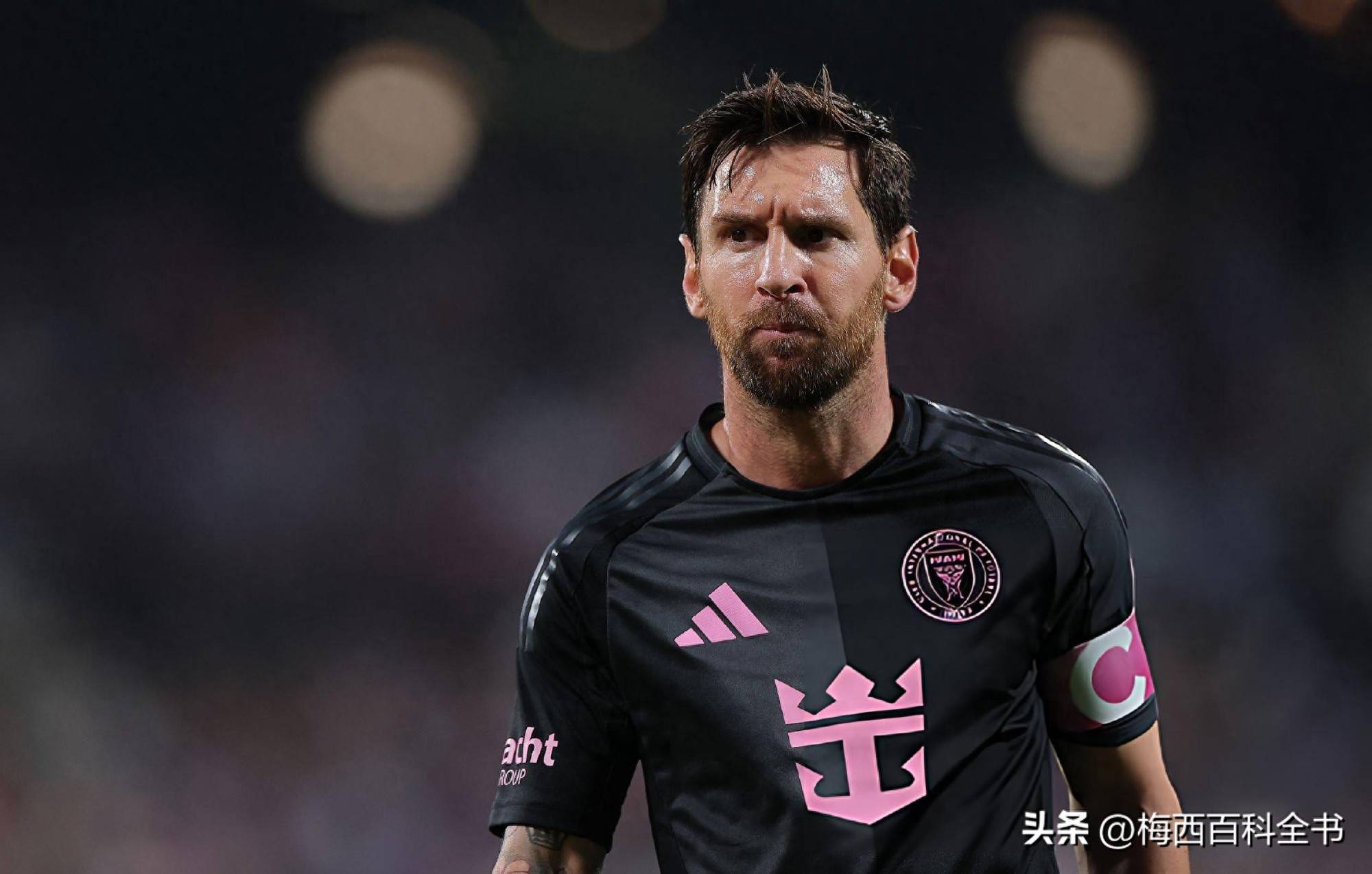 九游-梅西赛事官方发布赛况扑朔迷离新规，皇家马德里争议不断！的简单介绍