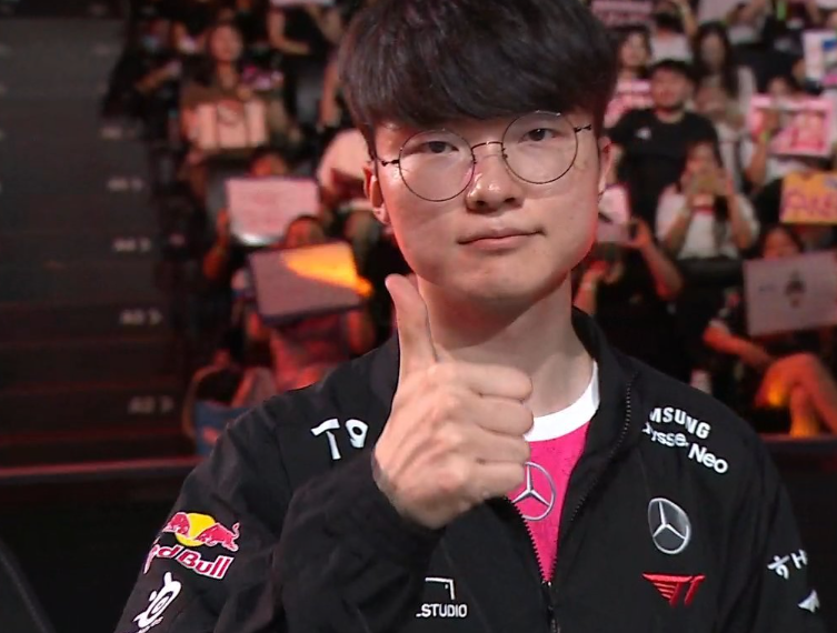 九游娱乐-Faker回归赛场，突破纪录首场状态亮眼，皇家马德里观众沸腾！的简单介绍