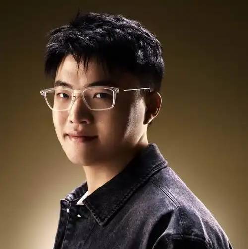 九游体育-Uzi回归赛场，绝杀首场状态亮眼，热火观众沸腾！的简单介绍